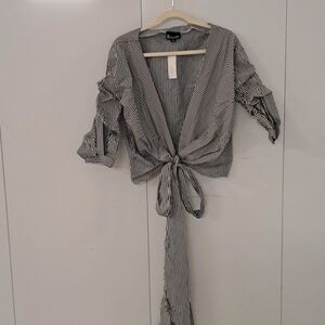 New York and company wrap style top